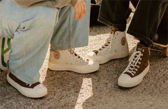 Sepatu-Converse-Terbaru-Kombinasi-Gaya-Klasik-dan-Inovasi-Modern